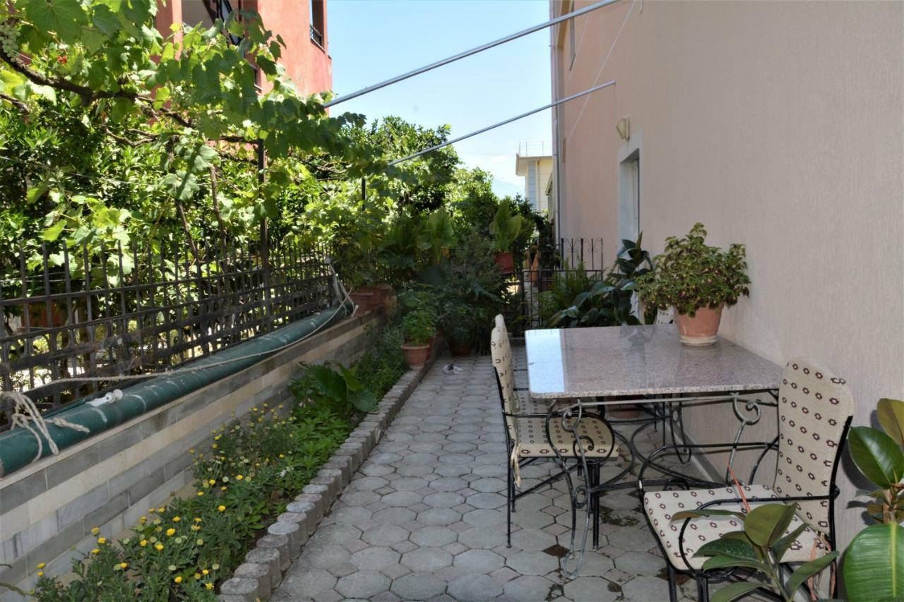 Hotel Vila Nino Berat Exterior foto